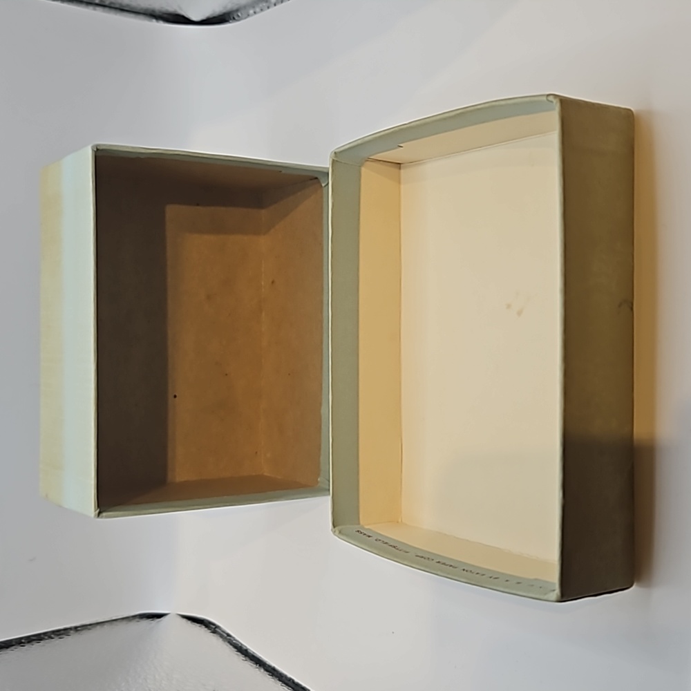 Vintage Eatons Mayfair Vellum stationery box - Picture 7 of 7